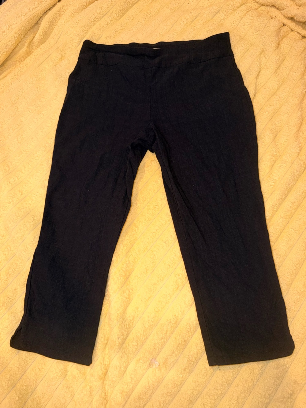 Van Heusen Women’s Dress Pants Black Pull On Capri Cropped Work Sz 12